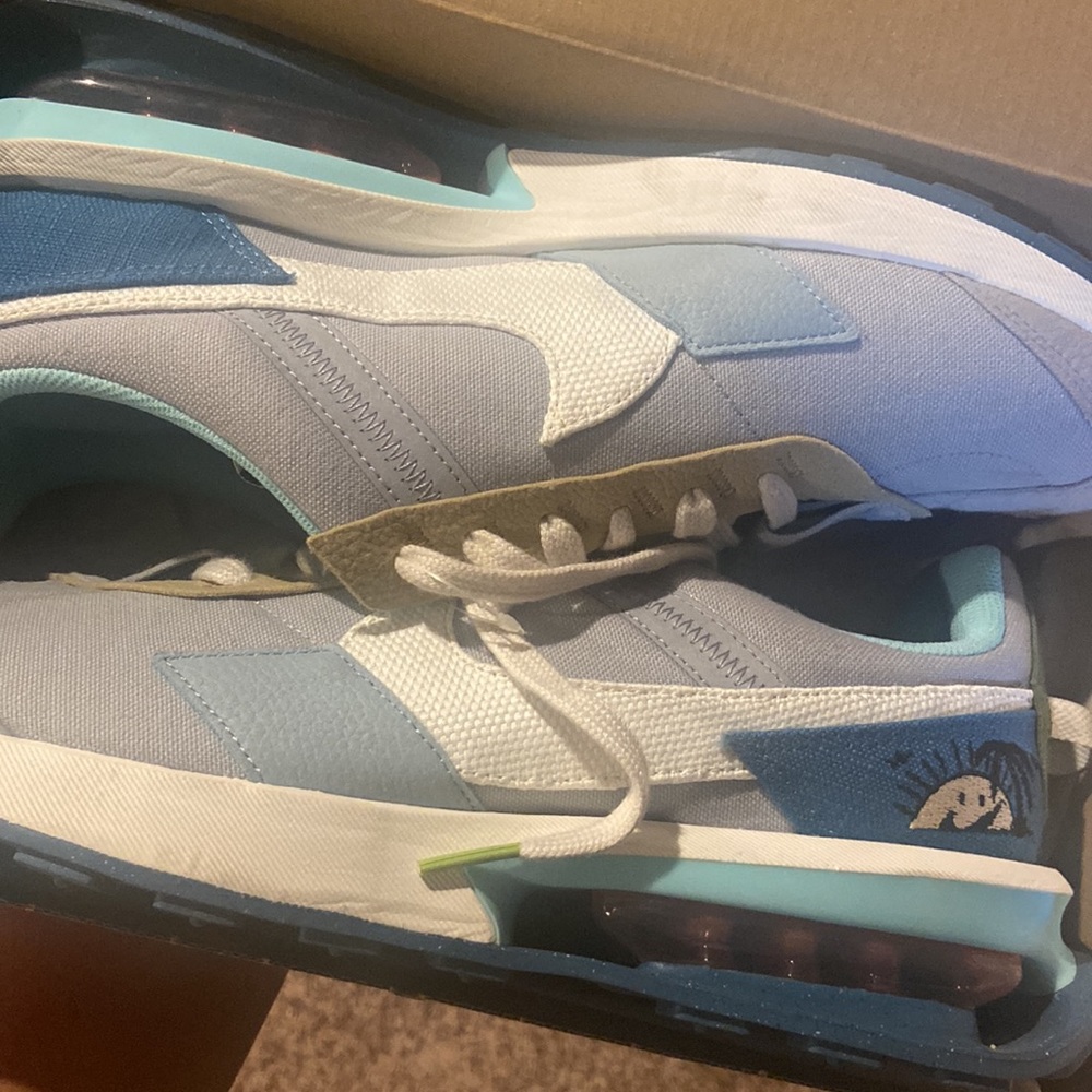 Nike - Picture 2 of 6